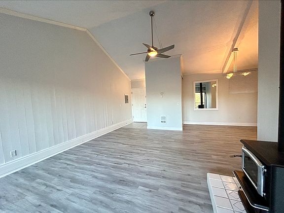 5th image of 6352 137th Pl NE #261