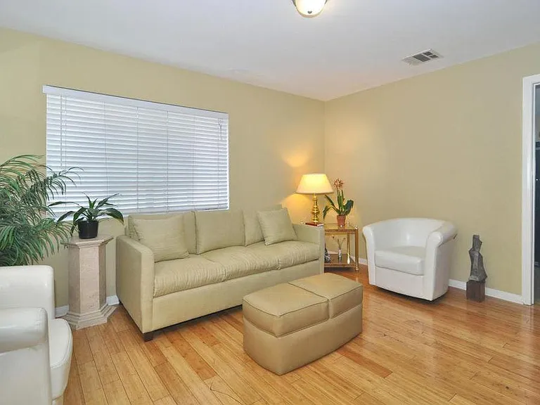 389 E Ashtabula St — Photo 12