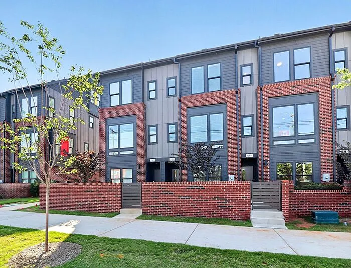 2158 N Graham St — Photo 2