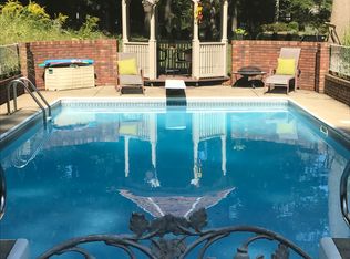 306 Lawrence Rd, Trumbull, CT 06611