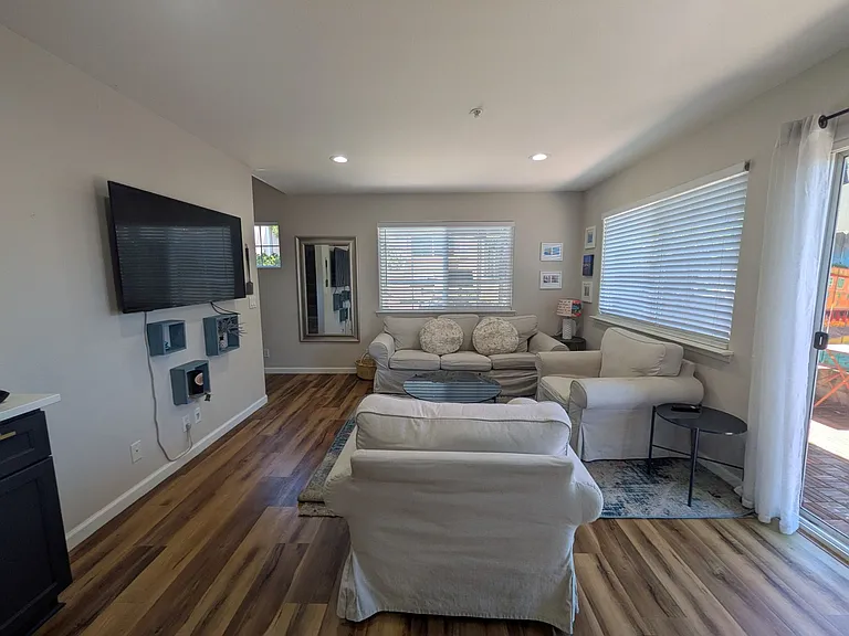 3051 Augusta St #14 — Photo 5