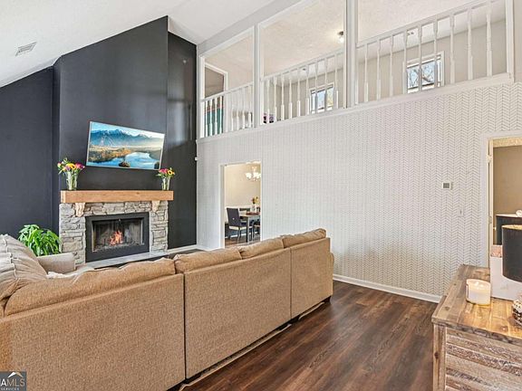 3rd image of 4751 Saddleridge Rd