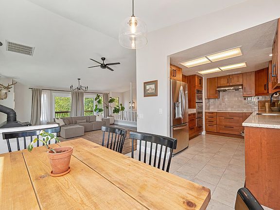 4th image of 6809 Crystal Blvd