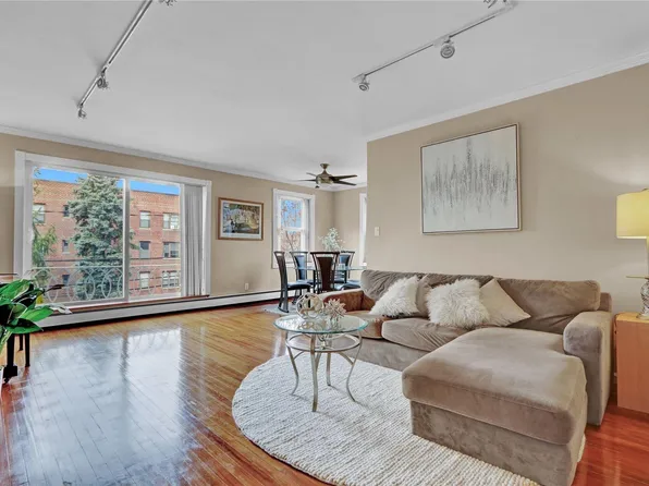 21 Bond Street #2B, Great Neck, NY 11021