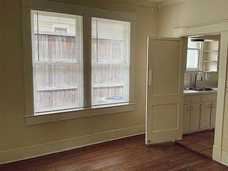 1322 Harvard St — Photo 7
