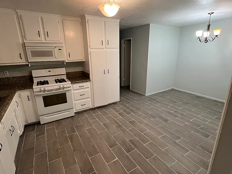 207 Meadow Ln #A — Photo 7