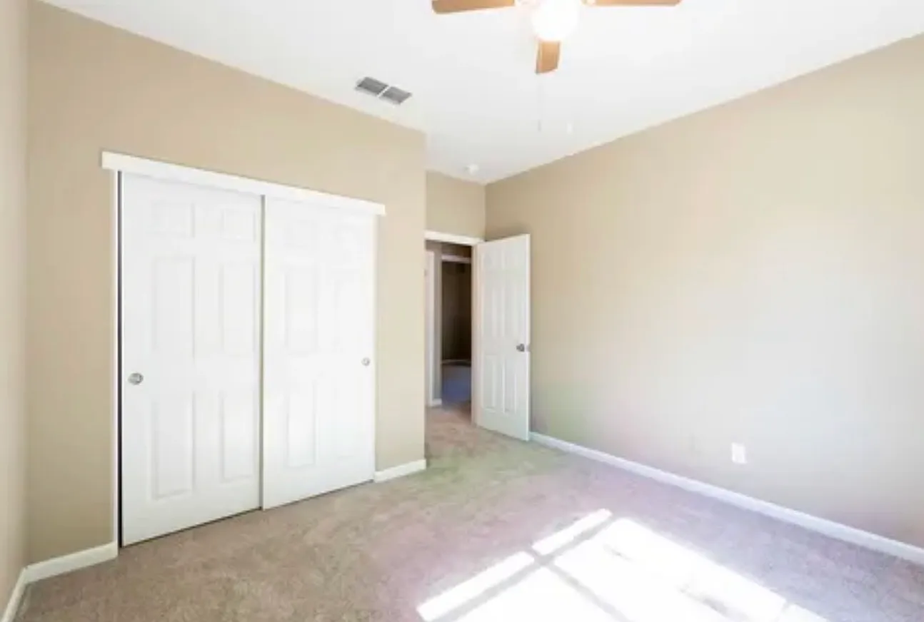 4 bed, 1750 sqft, $2,600 — Photo 3