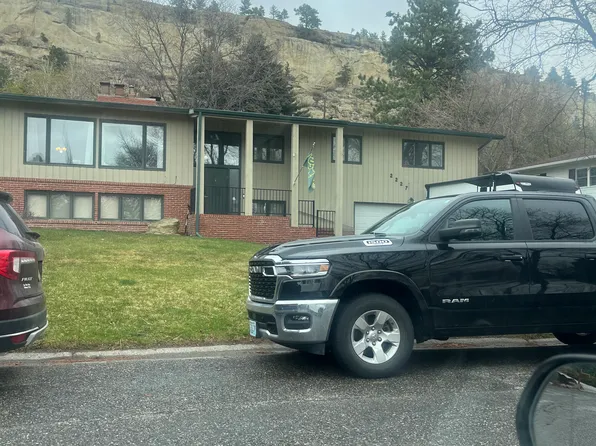 2227 Fairway Dr, Billings, MT 59102