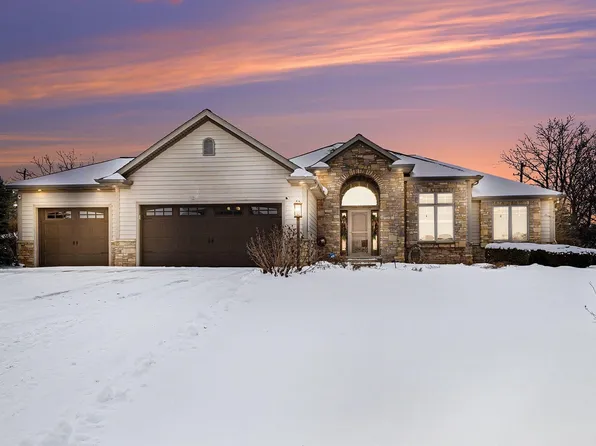 59589 Walton Dr, Elkhart, IN 46517