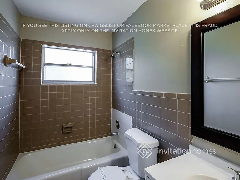1382 Woodcrest Rd E — Photo 15