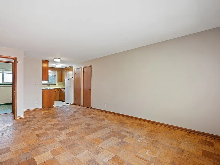 Parkdell Apartments — Photo 3