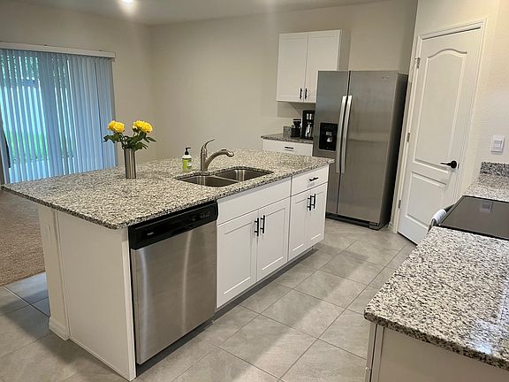 3rd image of 1812 Myrtlebrooke Dr