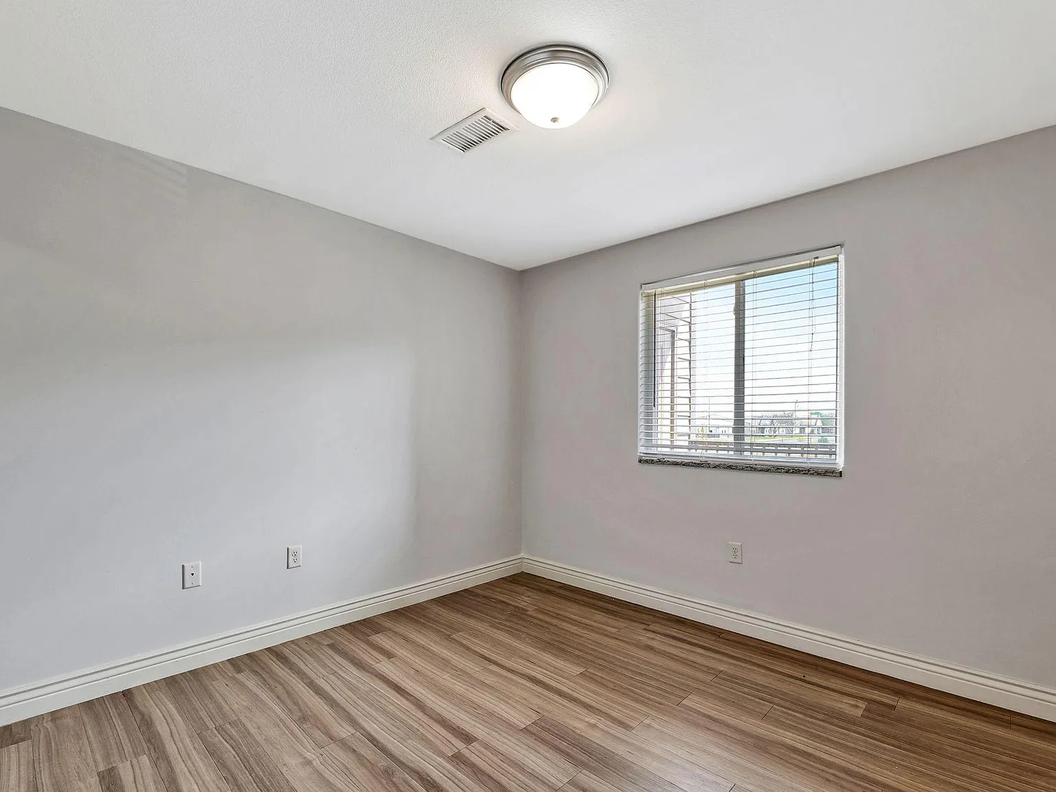 The Flats at Chisholm Creek — Photo 4