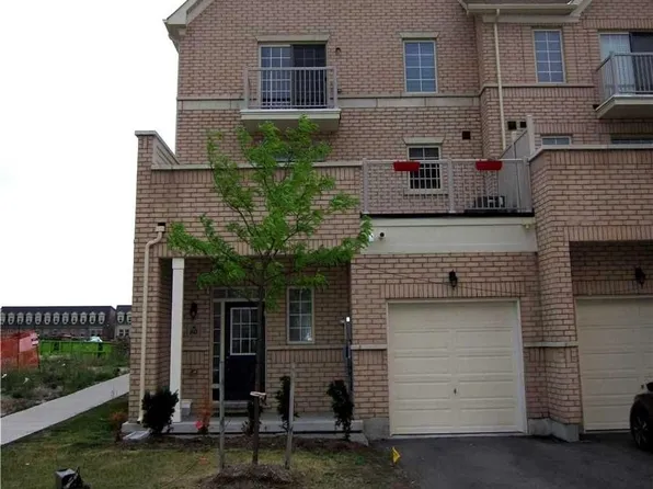 80 Cathedral High St #2, Markham, ON L6C 0P3