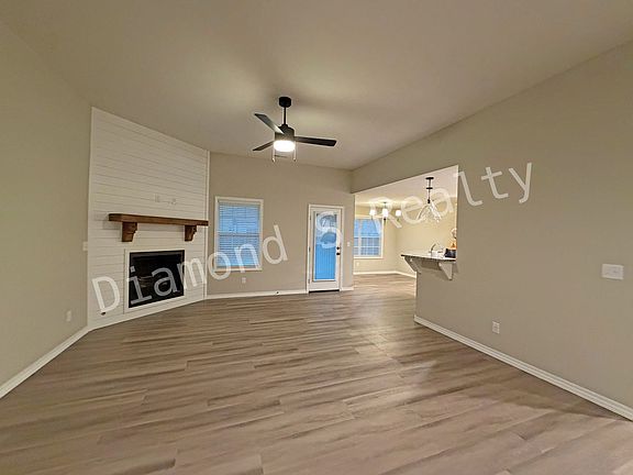 2nd image of 4124 N Venice Ave