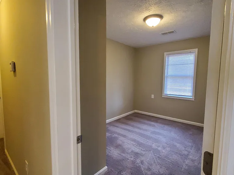 180 N Burson Ave — Photo 23
