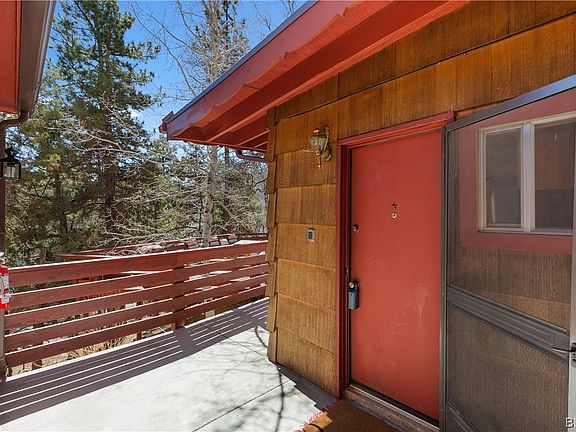 3rd image of 746 Villa Grove Ave