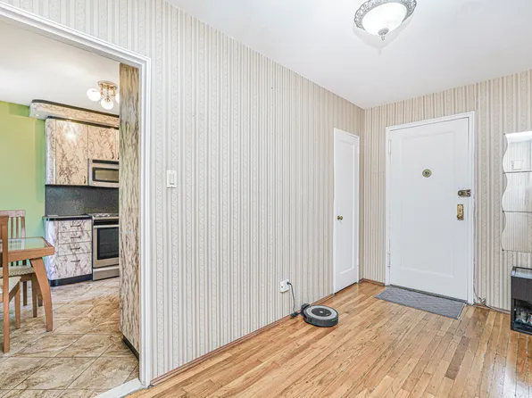 2140 Knapp Street image 19 of 25