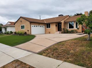 7825 Teesdale Ave, North Hollywood, CA 91605
