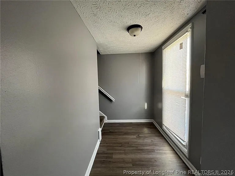 405 Kirkcaldy Ct — Photo 6