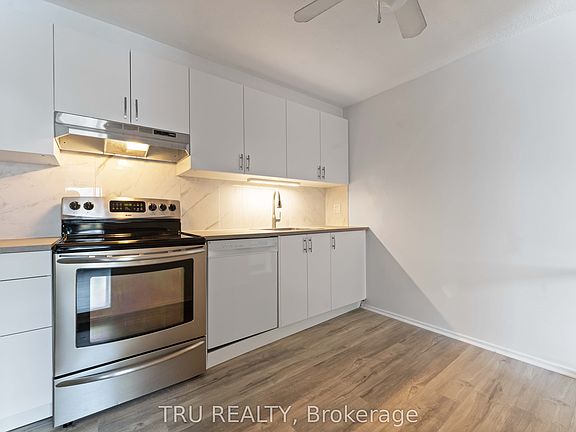 4th image of 898 Elmsmere Rd #8