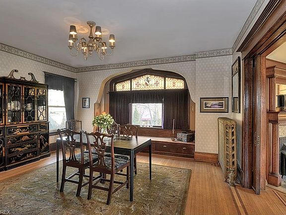5th image of 1422 Grace Ave