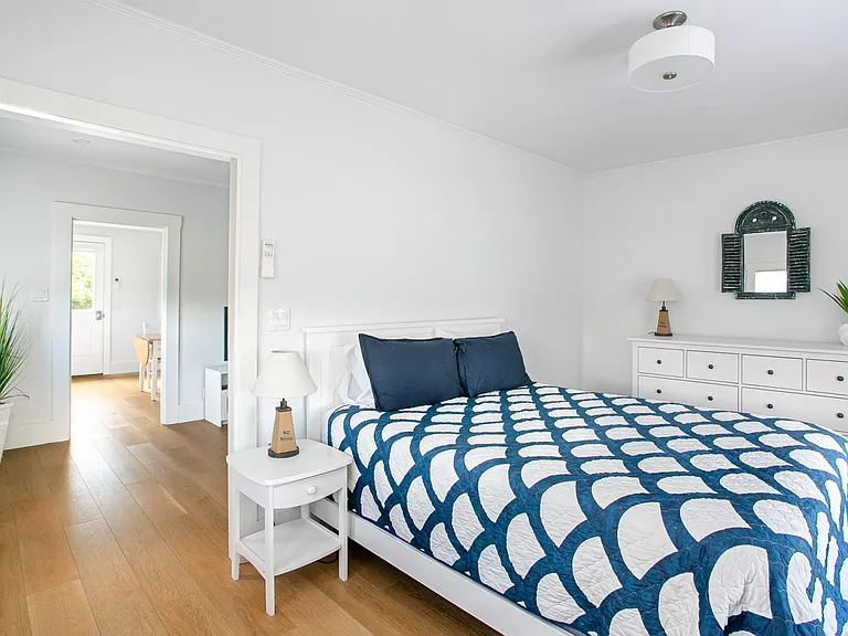 109B Aquidneck Ave — Photo 5