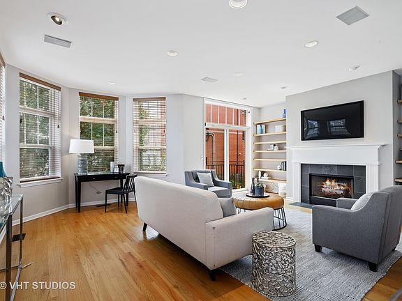 4th image of 4917 N Ravenswood Ave #16