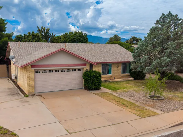3324 VILLAGE Drive, Sierra Vista, AZ 85635