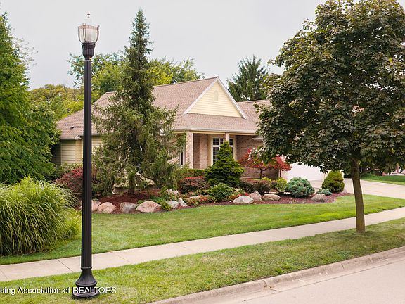 3rd image of 5601 Wild Iris Ln