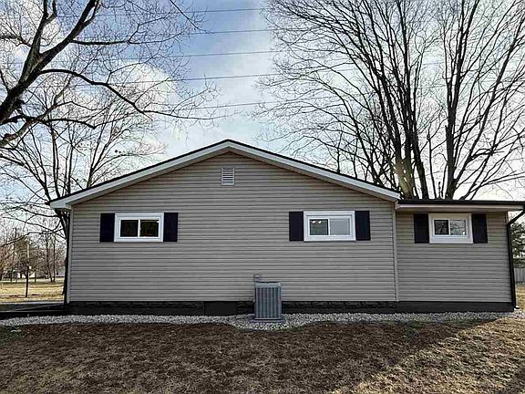 5th image of 934 S Round Barn Rd