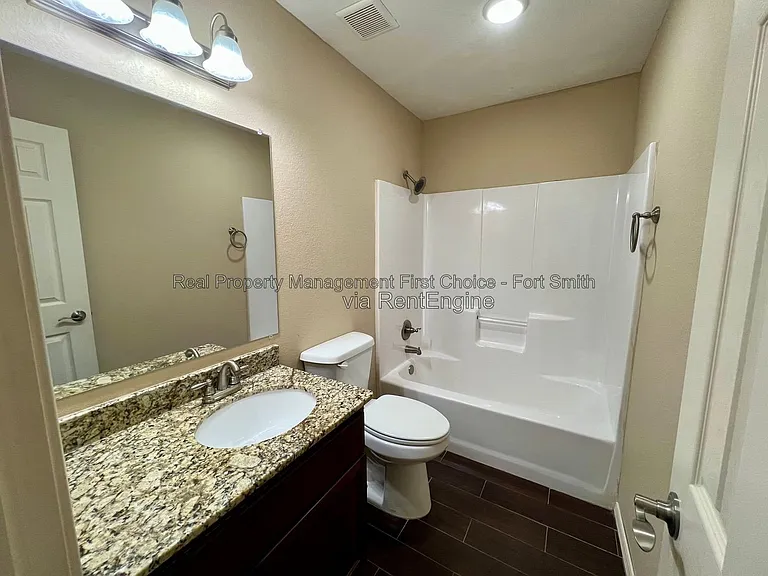 507 Ridge Point Dr — Photo 16