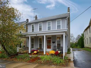 519 Main St, Akron, PA 17501