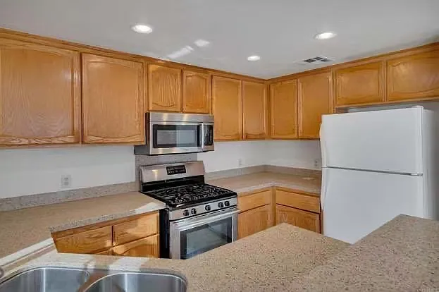 4639 Executive Dr #68 — Photo 3