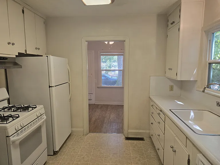 485 E 1st Ave — Photo 13