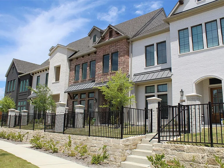 12032 Dahlia Bay Dr — Photo 2