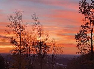 111 Alayna Dr, Morgantown, WV 26508