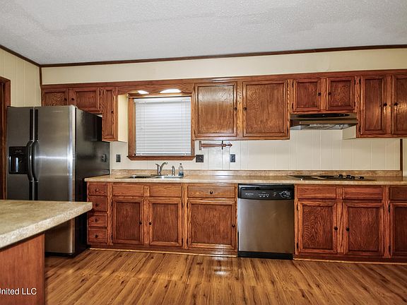 3rd image of 13700 Deneen Rd