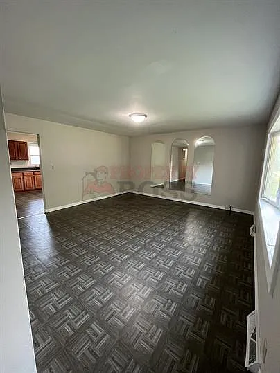 3331 W 78th Pl — Photo 2