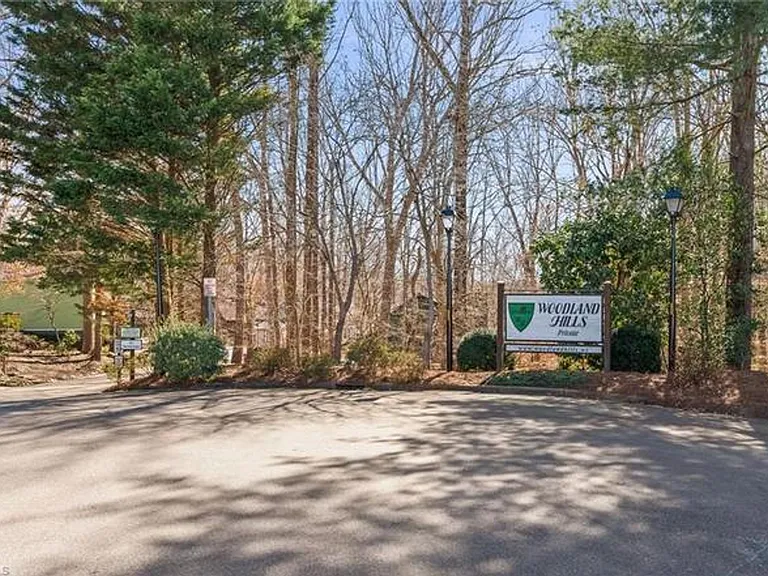 2630 Merry Oaks Trl — Photo 21