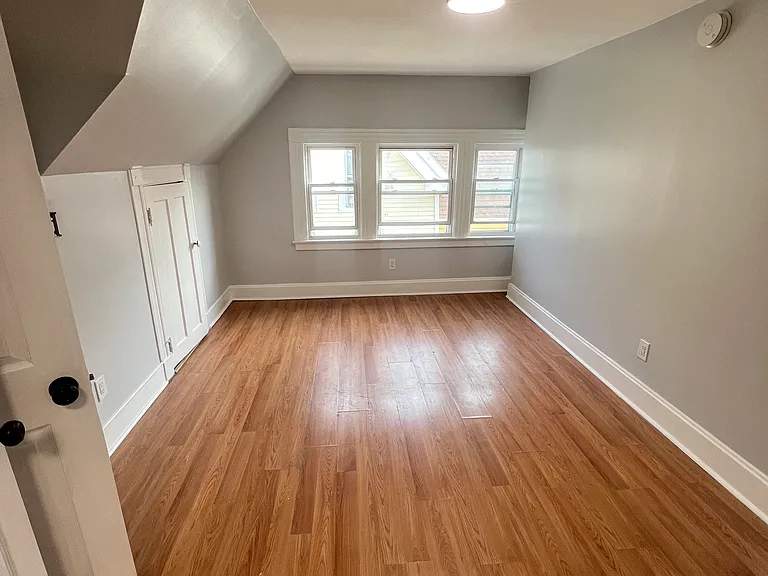 220 Sherman Ave #3 — Photo 7