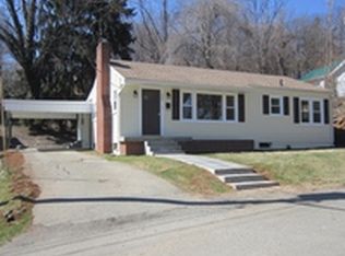 209 5th Ave, Galax, VA 24333