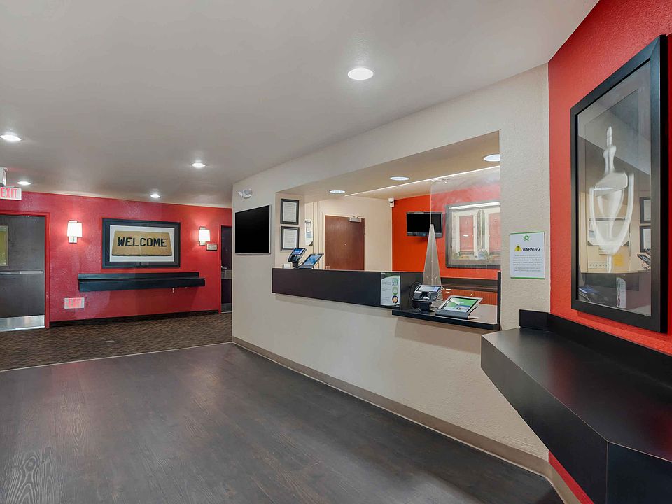 Lobby and Guest Check-in