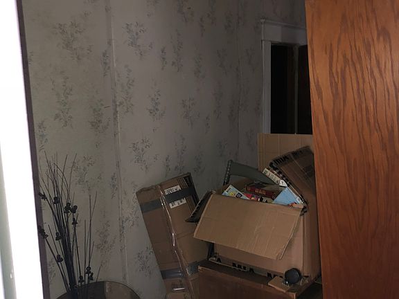 4th image of 19 Lakeside Ave
