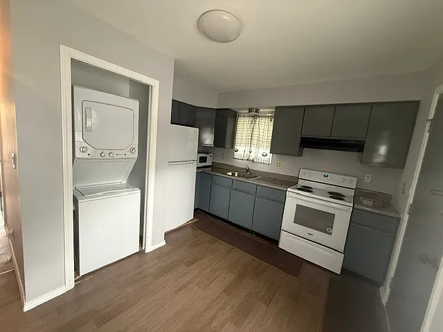 3 bed, 1.5 bath, $2,700 — Photo 3