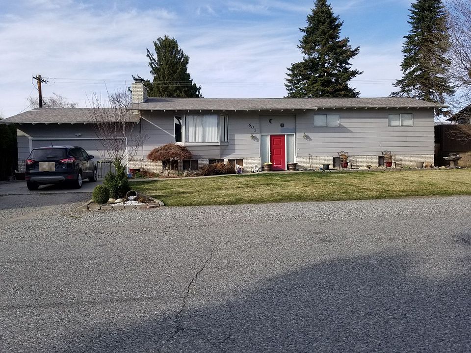 1st image of 605 15th St NE