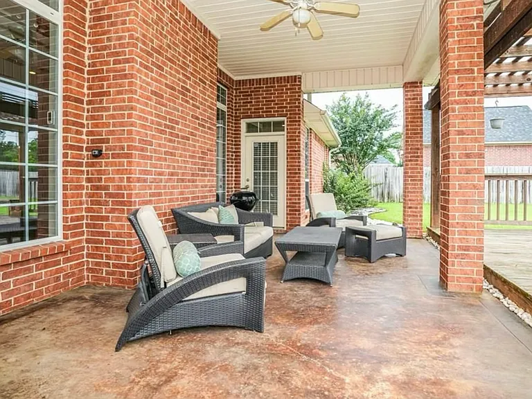 7001 Shadow Brooke St — Photo 31