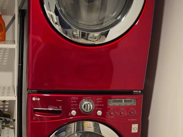 10 Granger Ave #B, Floral Park, NY 11001