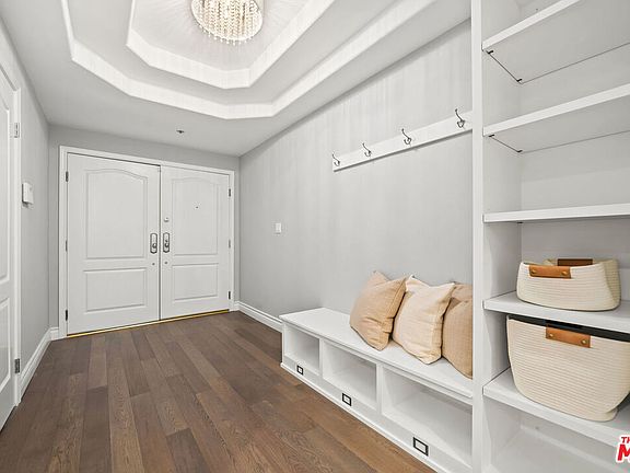 3rd image of 575 S Barrington Ave APT 309