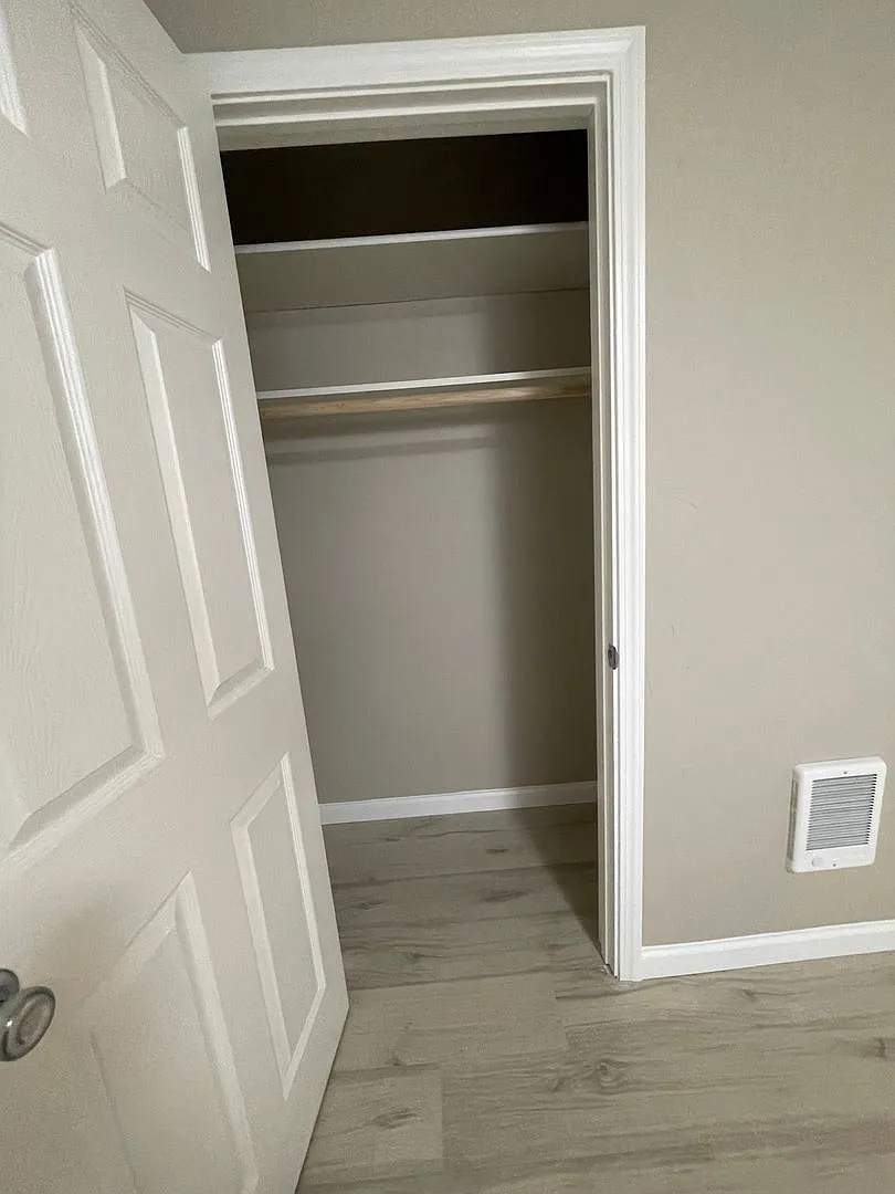 Heatherstone Apartments — Photo 3